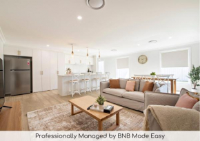 Macintyre - Contemporary Charm, Sleeps 8